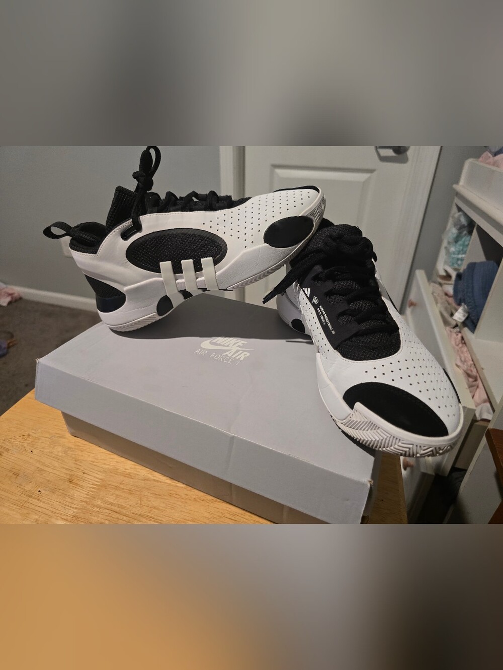 Authenticity Guarantee
adidas D.O.N. Issue Low White Black - IE8333 size 7 men's